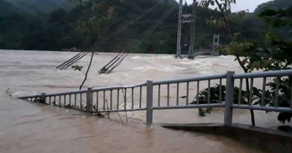 Thanh Hóa: Vỡ đê, hàng ngàn người cô lập, lũ các sông lên nhanh