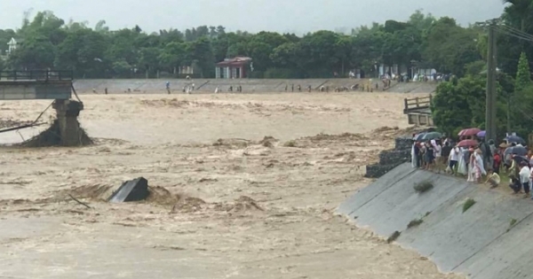 Phóng viên mất tích trong vụ sập cầu Thia tại Yên Bái: "Dư ơi! Từng phút ngóng tin em trở về"