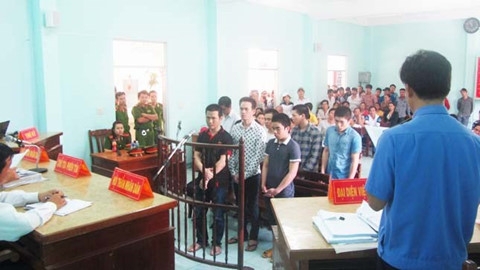 Long "rồng đỏ": Trốn trại vẫn bình thản vì "nơi nguy hiểm là chốn an toàn nhất"