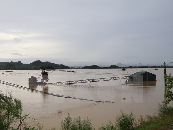 B&ecirc;́n Đ&ecirc;́, s&ocirc;ng Hoàng Long