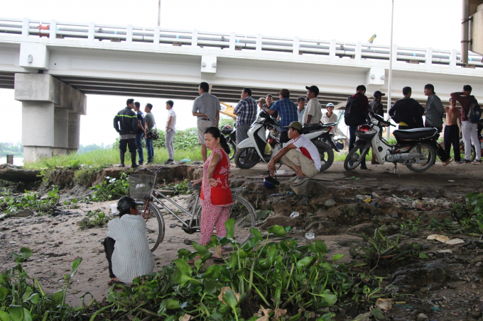 Gầm cầu B&igrave;nh Phước, nơi xảy ra vụ việc.