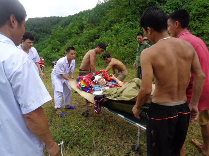 Hiện, b&agrave; Đ&oacute;n đang được điều trị tại Trung t&acirc;m y tế huyện T&acirc;n Sơn. (Nguồn: Page Thanh Sơn v&agrave; T&acirc;n Sơn).