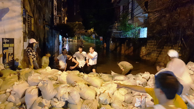 B&agrave;n phương &aacute;n ngăn nước tấn c&ocirc;ng v&agrave;o phố.