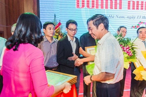 C&ocirc;ng ty Cổ phần Sao Th&aacute;i Dương, chi nh&aacute;nh tại H&agrave; Nam nhận bằng khen