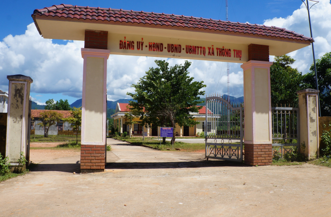 UBND x&atilde; Th&ocirc;ng Thụ nơi được cho l&agrave; c&oacute; 8 anh em ruột, họ h&agrave;ng c&ugrave;ng l&agrave;m việc tại đ&acirc;y.