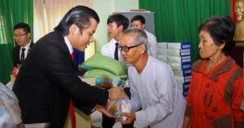 Đồng Nai: Trao hàng trăm suất quà cho người nghèo