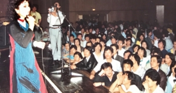 Ngỡ ngàng trước nhan sắc thời trẻ của danh ca Thanh Tuyền