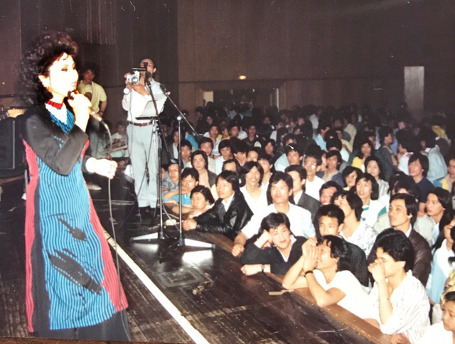 Ngỡ ng&agrave;ng trước nhan sắc thời trẻ của danh ca Thanh Tuyền