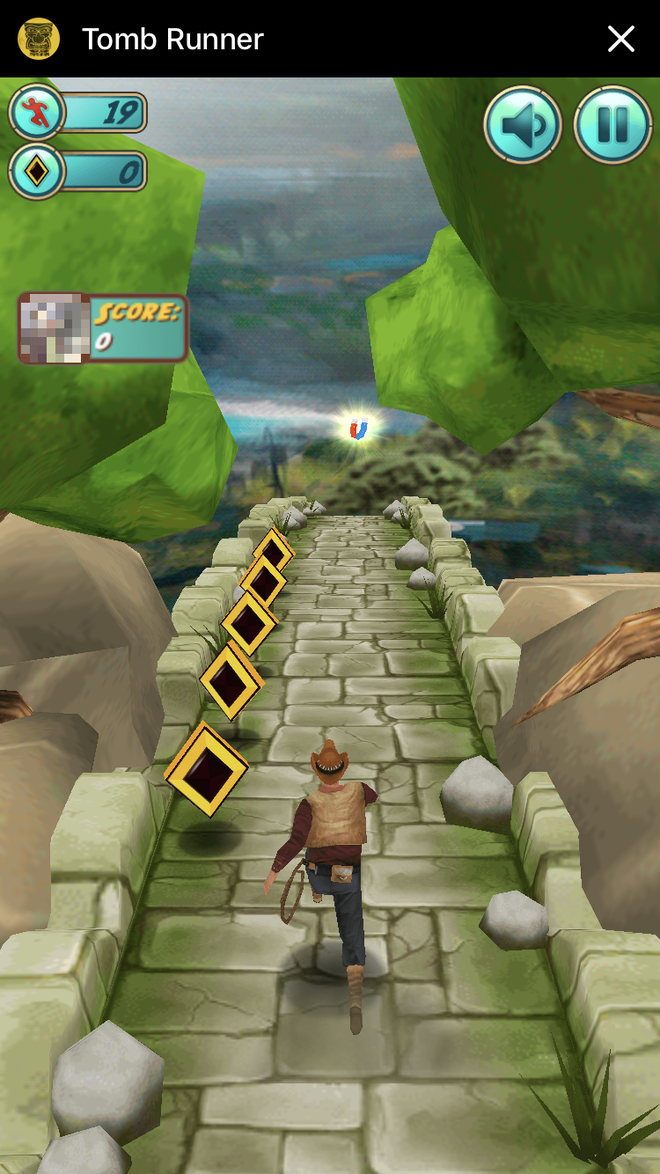 Hay ngay cả những tr&ograve; chơi phức tạp để ganh đua điểm số như Tomb Runner chẳng hạn