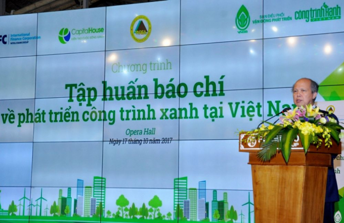 &Ocirc;ng Nguyễn Trần Nam, Chủ tịch Hiệp hội BĐS Việt Nam, Trưởng Ban điều phối ph&aacute;t biểu tại buổi tập huấn.