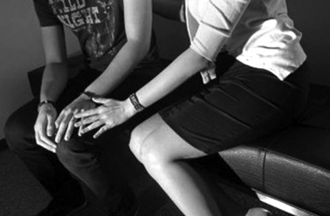 Thảm án kinh hoàng sau ngày bị mẹ nuôi ép làm "nô lệ tình dục"