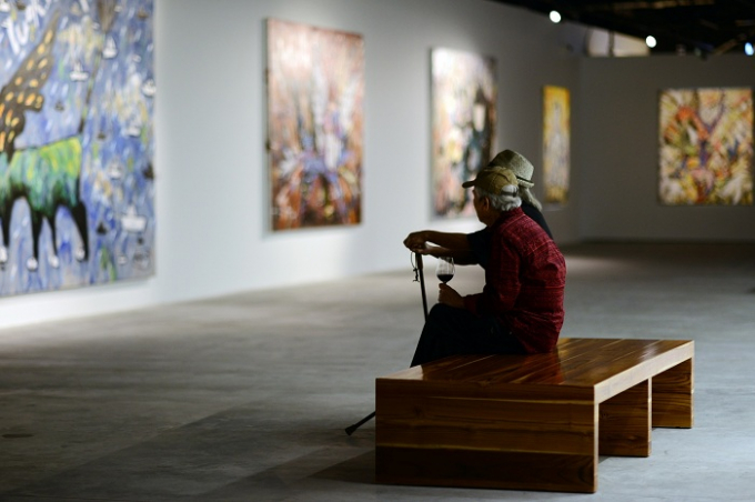 Xem tranh &ldquo;khủng&rdquo; của họa sĩ L&ecirc; Kinh T&agrave;i ở VCCA