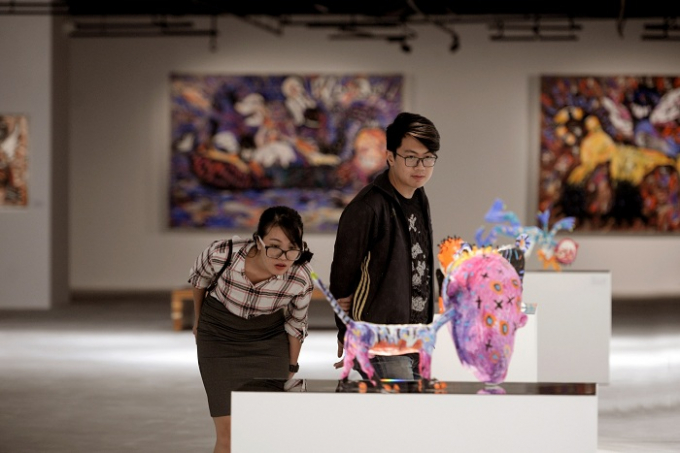 Xem tranh &ldquo;khủng&rdquo; của họa sĩ L&ecirc; Kinh T&agrave;i ở VCCA