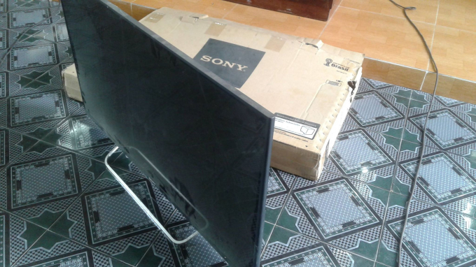 Chiếc tivi hỏng nhưng kh&ocirc;ng được bảo h&agrave;nh.