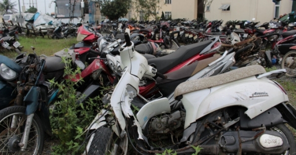 Hàng chục nghìn người vi phạm bỏ GPLX và phương tiện