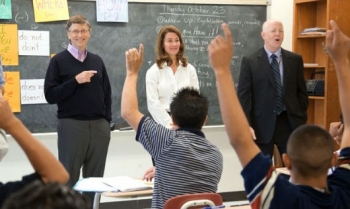 Bill Gates chi hàng chục tỉ USD cho 