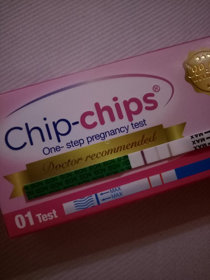 Tặng que thử thai th&igrave; hơi s&aacute;ng tạo v&agrave; s&acirc;u sắc qu&aacute;...