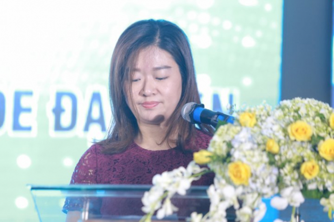 Ms. Betty Wu - TGĐ bộ phận kinh doanh quốc tế của Tập đo&agrave;n Shide Đại Li&ecirc;n ph&aacute;t biểu tại lễ c&ocirc;ng bố sản phẩm mới.