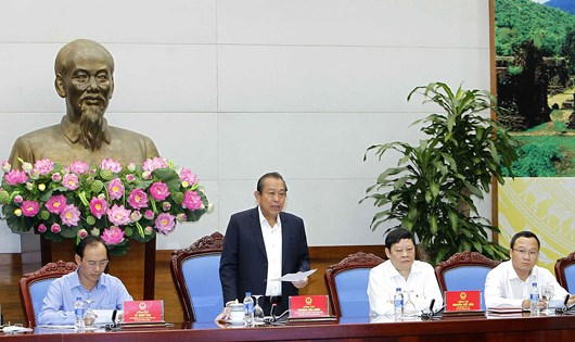 Địa ốc 24h: B&iacute; thư Đảng ủy x&atilde; &ldquo;qu&ecirc;n&rdquo; nộp tiền đất, giải ph&aacute;p quản l&yacute; vỉa h&egrave; c&oacute; hiệu quả