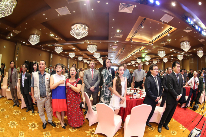 ... v&agrave; nhiều người bạn từ Nga, Belarus v&agrave; Kazakhstan, c&ugrave;ng nhiều vị kh&aacute;ch qu&yacute; của c&aacute;c cơ quan Đảng, Nh&agrave; nước, c&aacute;c đo&agrave;n thể quần ch&uacute;ng.