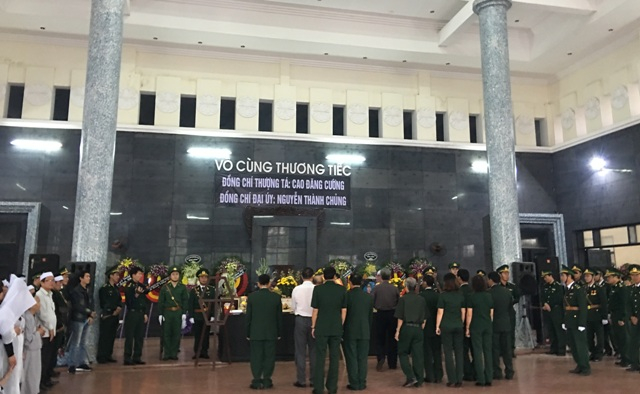 Tại lễ truy điệu, nhiều người tham dự đ&atilde; kh&ocirc;ng thể cầm được nước mắt.