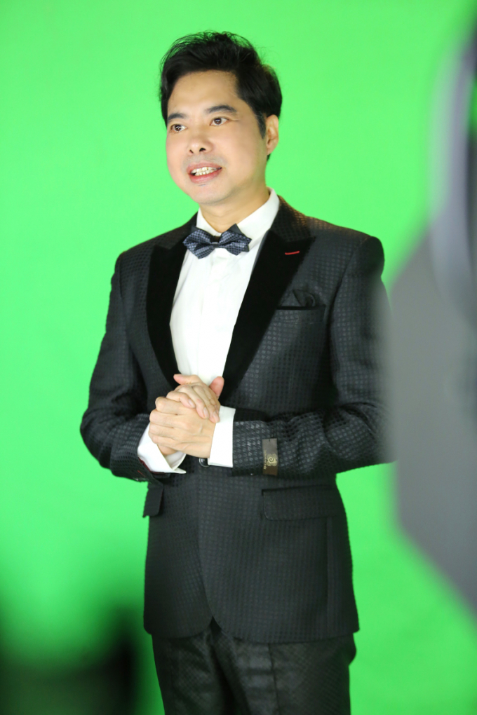 Danh ca Ngọc Sơn được vinh danh l&agrave; Nh&agrave; hoạt động x&atilde; hội ti&ecirc;u biểu Ch&acirc;u &Aacute; Th&aacute;i B&igrave;nh Dương