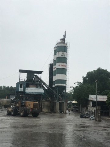 Trạm trộn b&ecirc; t&ocirc;ng của c&ocirc;ng ty Hồng Anh mua lại của một C&ocirc;ng ty của Nhật từ trước.