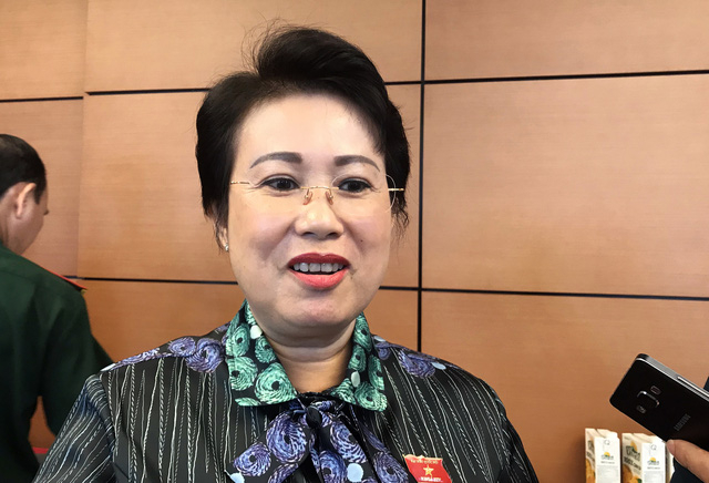 B&agrave; Phan Thị Mỹ Thanh &ndash; Ph&oacute; B&iacute; thư Tỉnh ủy Đồng Nai chia sẻ với b&aacute;o ch&iacute; b&ecirc;n h&agrave;nh lang Quốc hội