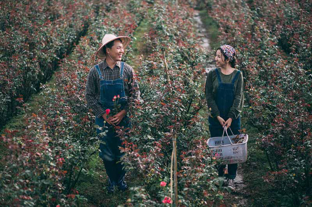 &ldquo;Anh thương em&rdquo;, lời bộc bạch ch&acirc;n thật xuất ph&aacute;t từ thẳm s&acirc;u tr&aacute;i tim của Quốc Phong, đ&aacute;p lại anh Phương Dung trả lời rất tỉnh bơ &ldquo;em tưởng anh c&oacute; bạn g&aacute;i rồi&rdquo;.