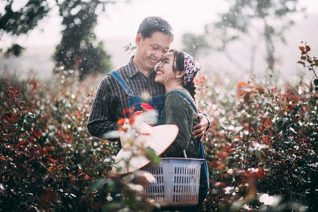 Khi t&igrave;nh y&ecirc;u đ&atilde; đủ lớn, họ thực hiện hứa hẹn về chung một nh&agrave; sau lời cầu h&ocirc;n &ldquo;m&igrave;nh cưới em nha&rdquo; m&agrave; Quốc Trung ngỏ v&agrave;o một tối h&ograve; hẹn.