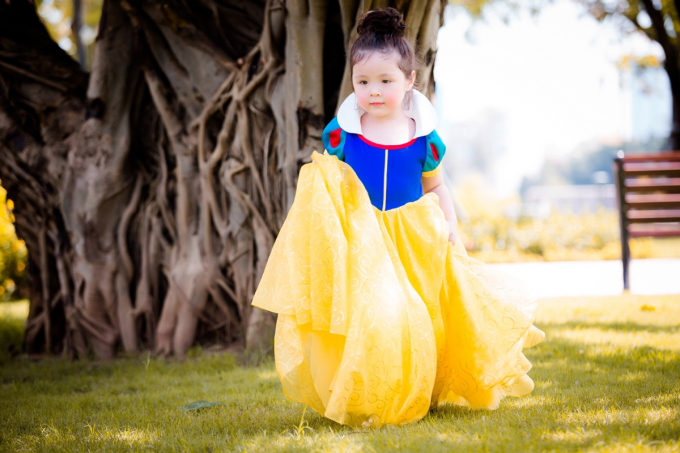 Cadie Mộc Tr&agrave; v&agrave; Alfie T&uacute;c Mạch đ&aacute;ng y&ecirc;u ngất ng&acirc;y khi l&agrave;m c&ocirc;ng ch&uacute;a, ho&agrave;ng tử