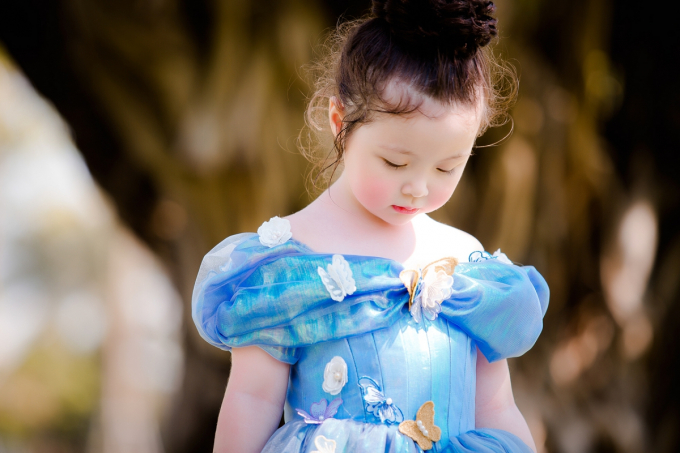 Cadie Mộc Tr&agrave; v&agrave; Alfie T&uacute;c Mạch đ&aacute;ng y&ecirc;u ngất ng&acirc;y khi l&agrave;m c&ocirc;ng ch&uacute;a, ho&agrave;ng tử