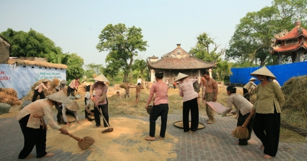 “Con gái ông trùm Phan Quân” dạy bạn diễn đóng cảnh "nóng" trong phim mới