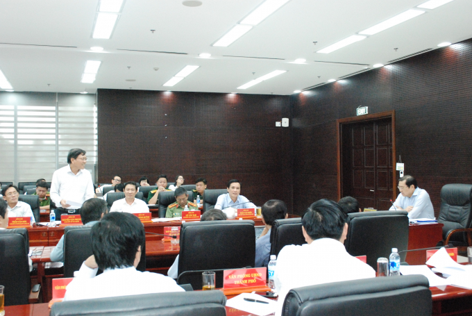 L&atilde;nh đạo c&aacute;c Sở giải tr&igrave;nh c&ocirc;ng việc với Chủ tịch UBND TP Đ&agrave; Nẵng.