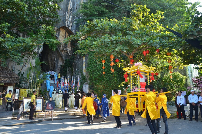 Lễ&nbsp;Vu Lan b&aacute;o hiếu &ndash; Ngũ H&agrave;nh Sơn năm 2017 tổ chức tại Khu danh thắng Ngũ H&agrave;nh Sơn.