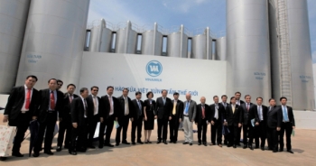 Phó Thủ tướng Lào thăm và làm việc với Vinamilk