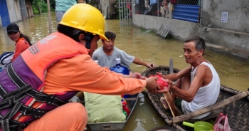 Hỗ trợ người dân vùng ngập úng sớm ổn định cuộc sống