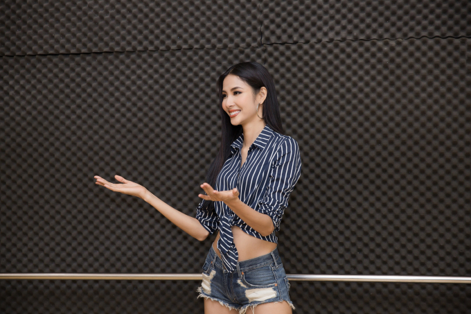 Tường Linh &ndash; Ho&agrave;ng Th&ugrave;y đọ sắc tr&ecirc;n s&agrave;n tập