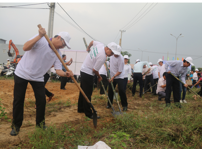 Phong tr&agrave;o thu h&uacute;t hơn 3.000 người tham gia dọn dẹp vệ sinh trước ng&agrave;y diễn ra Tuần lễ cấp cao APEC 2017.