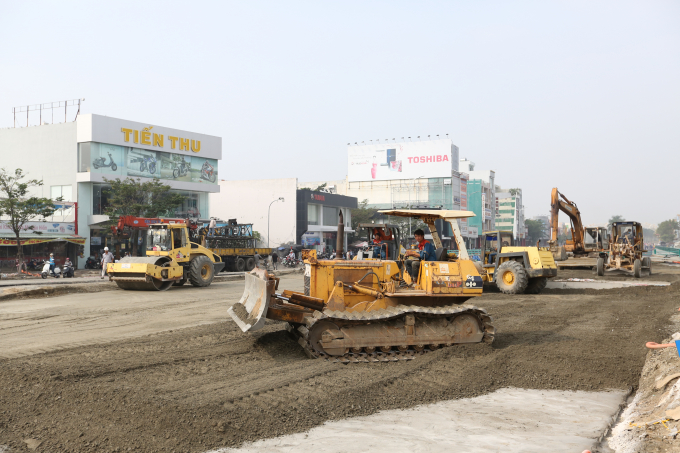 C&ocirc;ng nh&acirc;n&nbsp;đang dần được ho&agrave;n tất, phần hầm v&agrave; đường gom theo hướng Điện Bi&ecirc;n Phủ đi L&yacute; Th&aacute;i Tổ&nbsp;