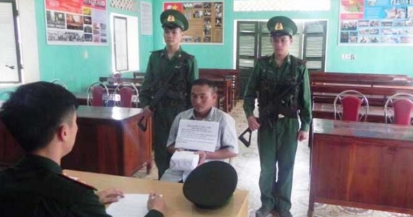Sơn La: Bộ đội biên phòng tóm gọn đối tượng vận chuyển 6.000 viên ma túy tổng hợp