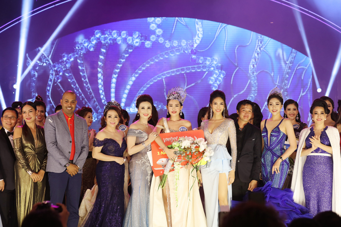 Vương miện 3,2 tỷ của Hoa hậu Đại Dương Việt Nam 2017 thuộc về L&ecirc; &Acirc;u Ng&acirc;n Anh