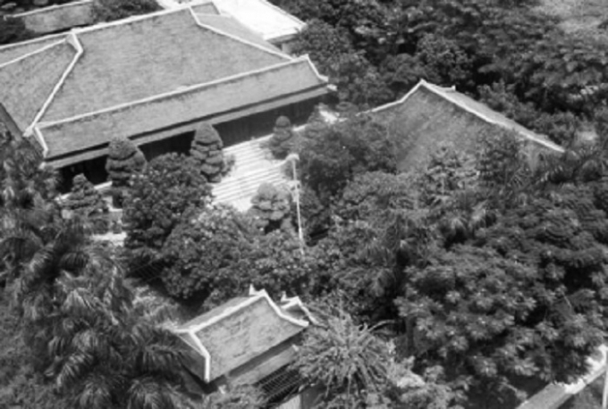 Biệt phủ ho&agrave;nh tr&aacute;ng ở huyện B&igrave;nh Ch&aacute;nh.