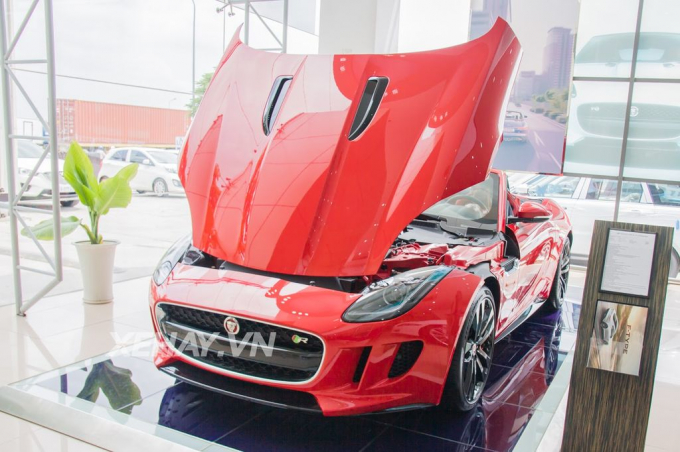 Si&ecirc;u xe 12,6 tỷ đồng người đẹp L&yacute; Nh&atilde; Kỳ vừa mới tậu c&oacute; g&igrave; hay?