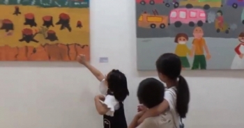 Triển lãm “Cuộc sống quanh em”: Cảm xúc chân thực, muôn màu về cuộc sống