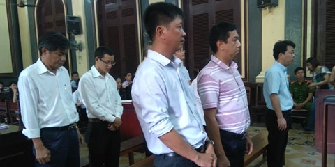 Trả hồ sơ vụ buôn lậu tại VN Pharma: Tòa án yêu cầu điều tra Cục Quản lý Dược