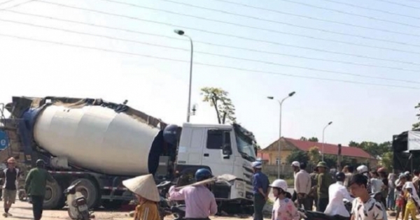 Quảng Ninh: Xe bồn cuốn xe máy vào gầm, một nạn nhân bị xe cán đứt lìa đùi