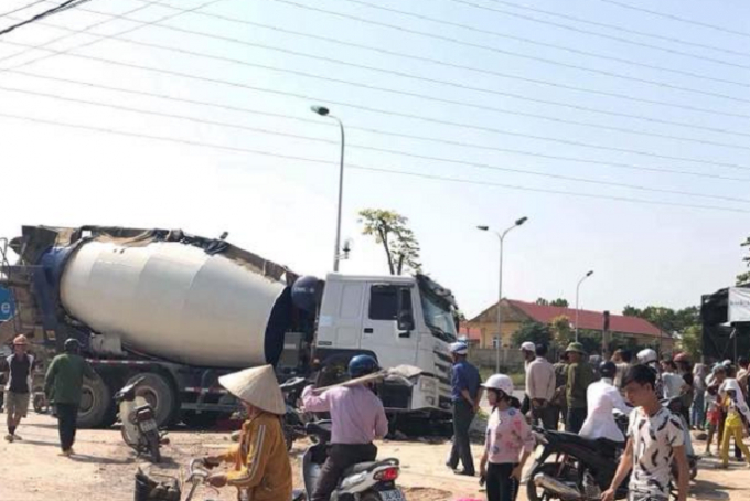 Chiếc xe bồn g&acirc;y ra vụ tai nạn.