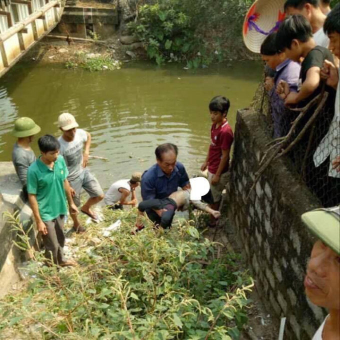 Ch&aacute;u b&eacute; được t&igrave;m thấy nhưng đ&atilde; tử vong.