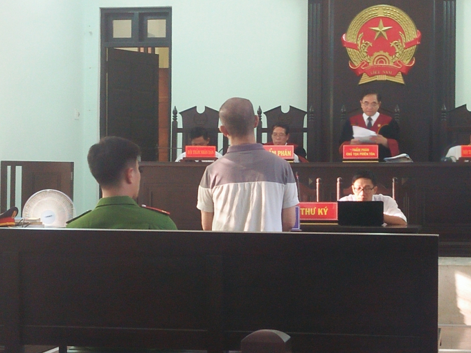 Bị c&aacute;o đ&atilde; lừa gần 4 tỷ của c&aacute;c nạn nh&acirc;n nhẹ dạ cả tin.